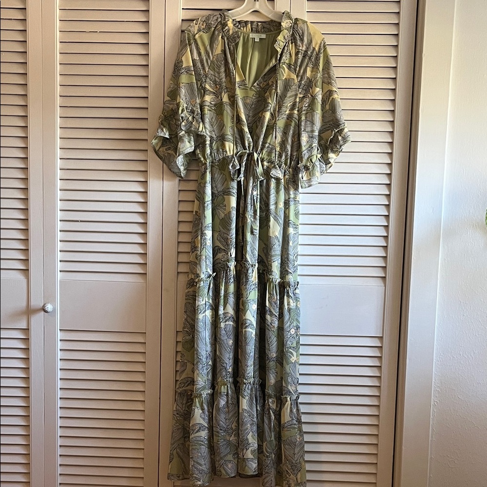 Jade Melody Tam Leaf Print Maxi Dress in Olive - size Small